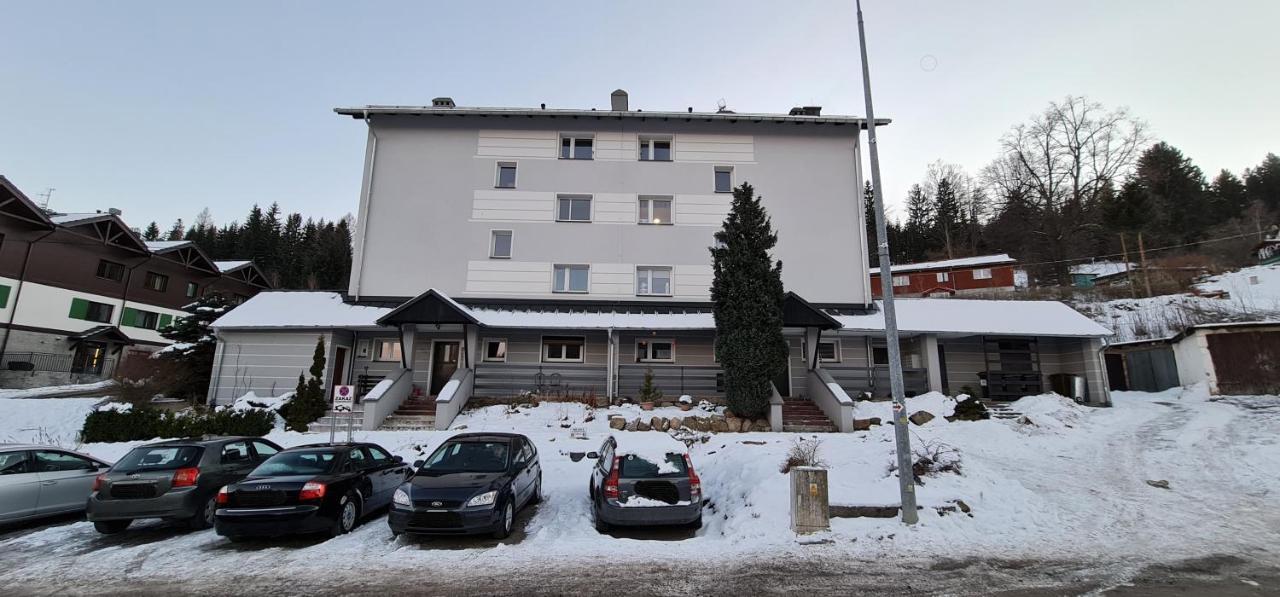Apartment Mysliwska 5a *